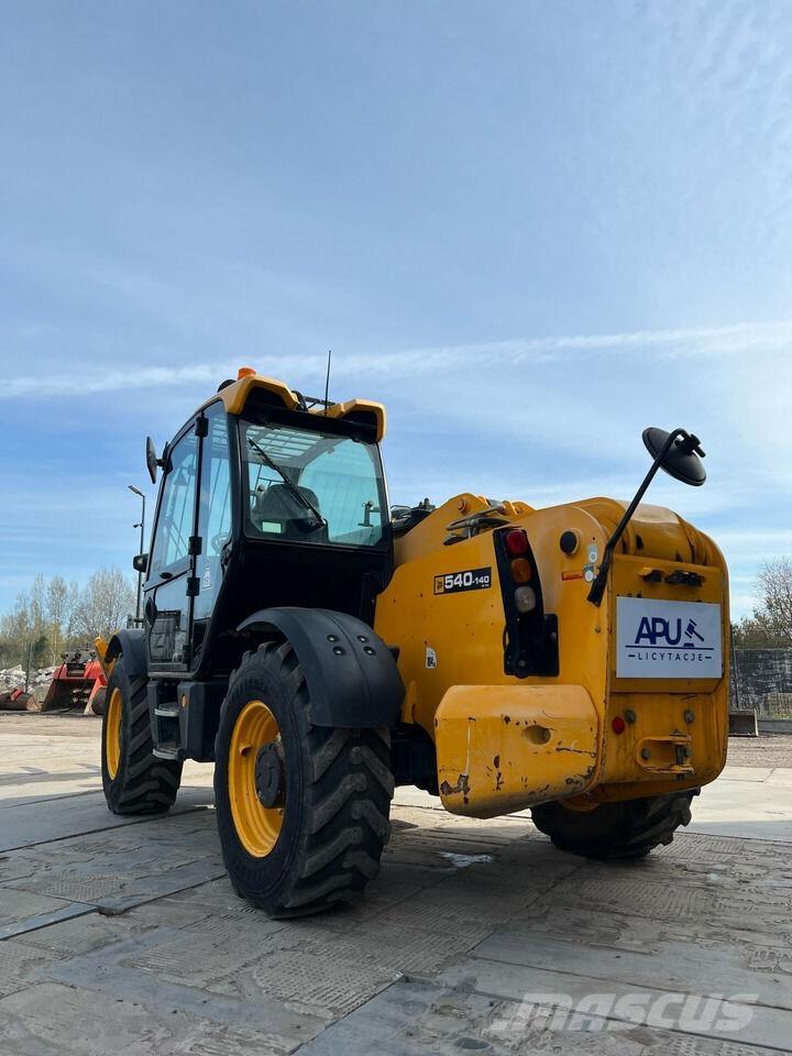 JCB 540-140 مناولات متداخلة