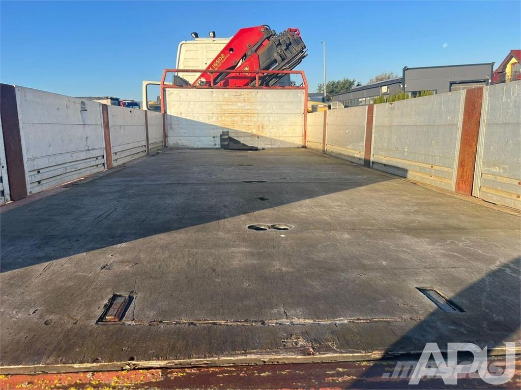 Volvo FM12 شاحنات مسطحة/مفصلية الجوانب