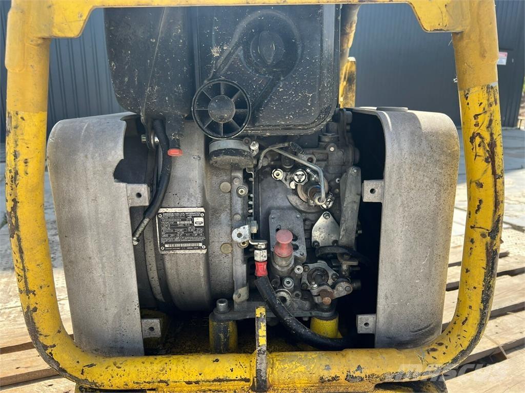 Wacker  دكاكات أفقية