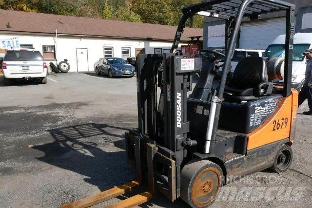 Doosan GC25E-5 شاحنات ذات رافعات شوكية - أخرى
