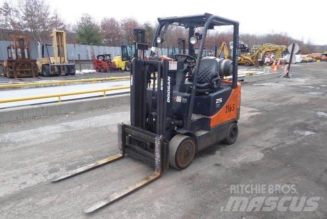 Doosan GC25P-5 شاحنات ذات رافعات شوكية - أخرى