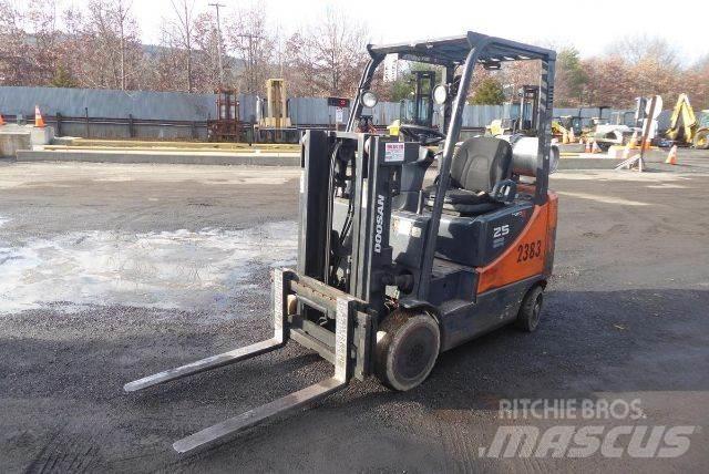 Doosan GC25P-5 شاحنات ذات رافعات شوكية - أخرى