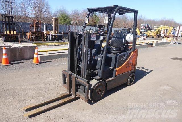 Doosan GC25P-5 شاحنات ذات رافعات شوكية - أخرى