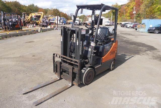 Doosan GC25P-5 شاحنات ذات رافعات شوكية - أخرى