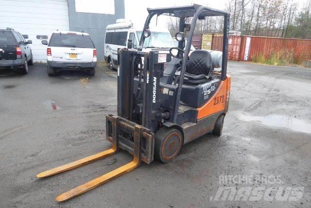 Doosan GC25P-5 شاحنات ذات رافعات شوكية - أخرى