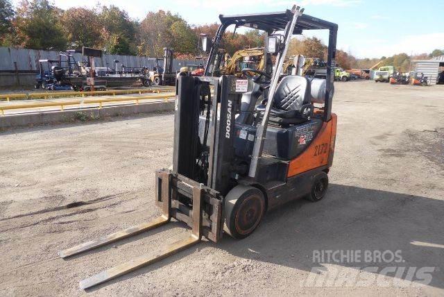 Doosan GC25P-5 شاحنات ذات رافعات شوكية - أخرى