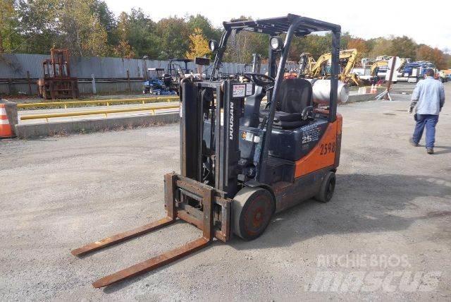 Doosan GC25P-5 شاحنات ذات رافعات شوكية - أخرى