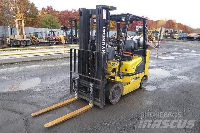 Hyundai 25LC-7A شاحنات ذات رافعات شوكية - أخرى
