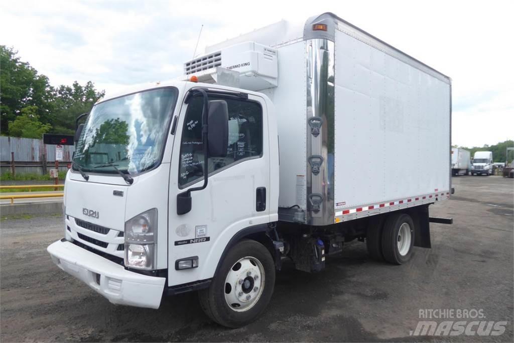 Isuzu NPR شاحنات ذات هيكل صندوقي