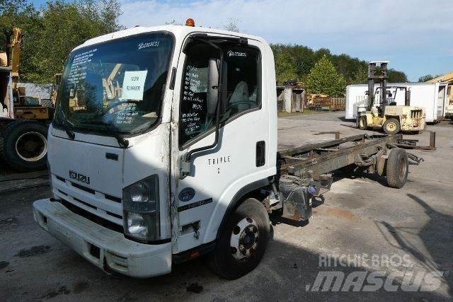 Isuzu NPR HD شاحنات بمقصورة وهيكل