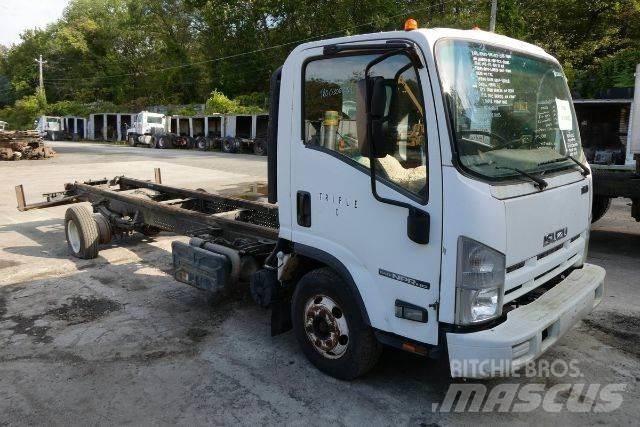 Isuzu NPR HD شاحنات بمقصورة وهيكل