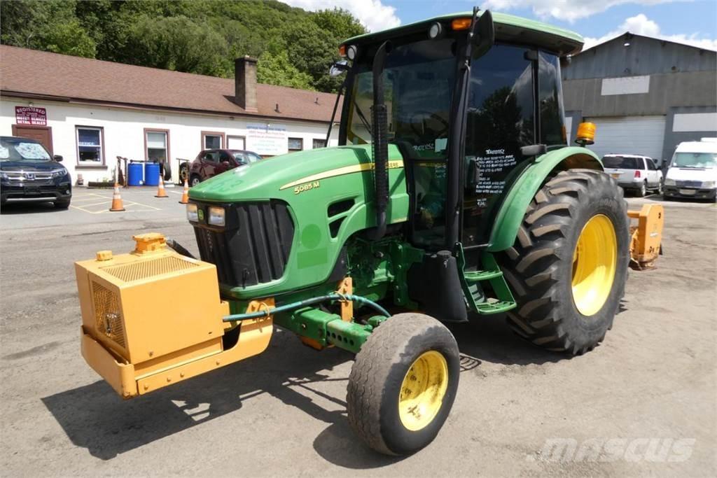 John Deere 5085M الجرارات