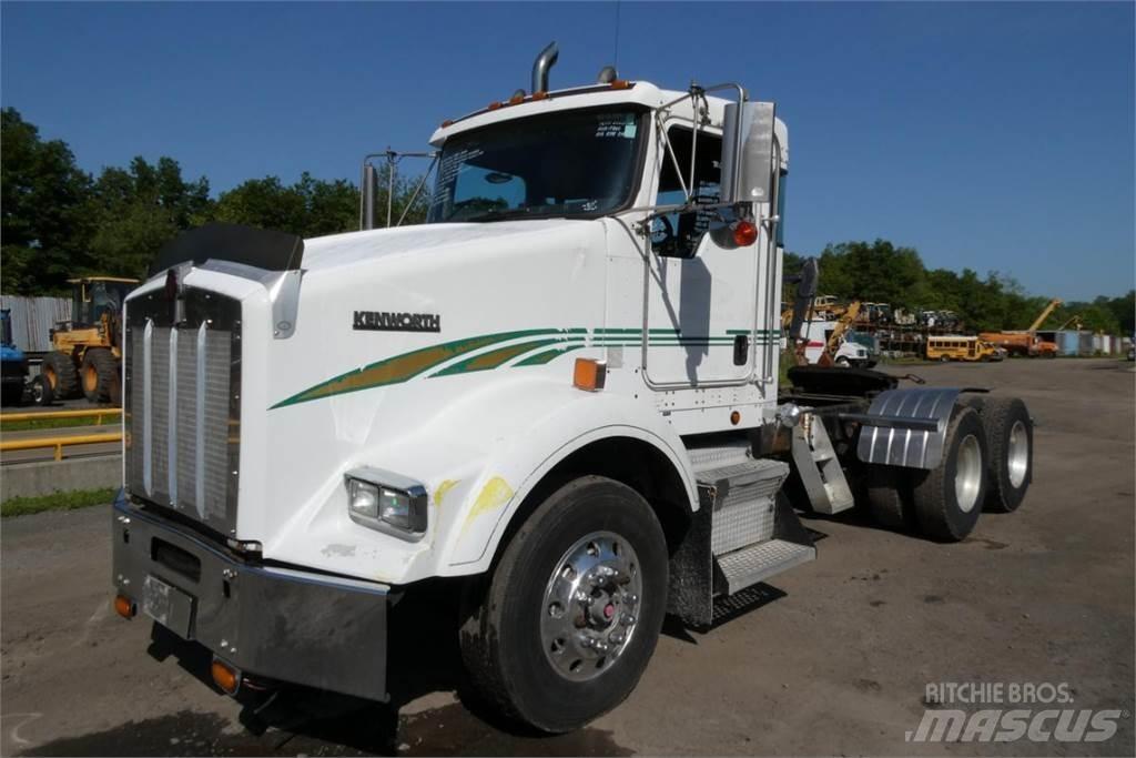 Kenworth T800 شاحنات بمقصورة وهيكل