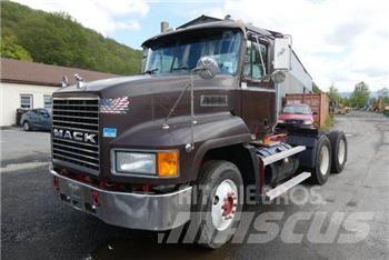 Mack CH613 شاحنات بمقصورة وهيكل