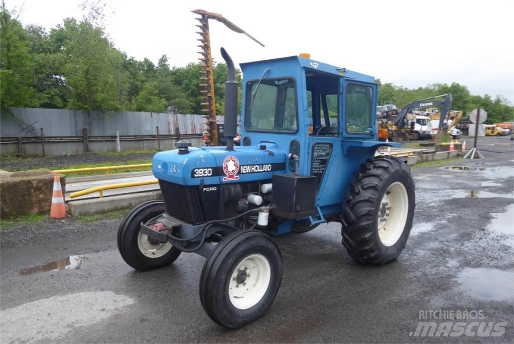 New Holland 3930 الجرارات