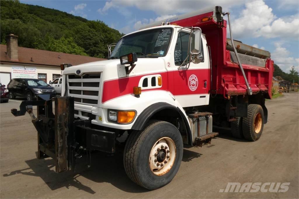 Sterling L7501 شاحنات قلابة