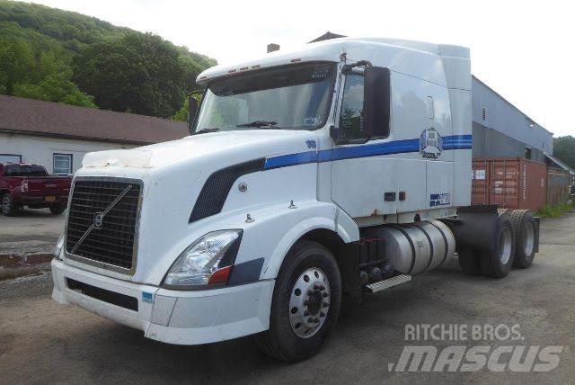 Volvo VNL64T وحدات الجر