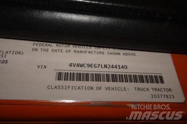 Volvo VNR64T300 شاحنات بمقصورة وهيكل