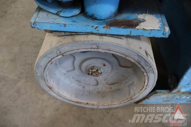 Genie GS-3246 رافعات سلة مفصلية