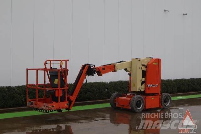 JLG E300AJP رافعات سلة مفصلية