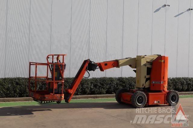 JLG E300AJP رافعات سلة مفصلية