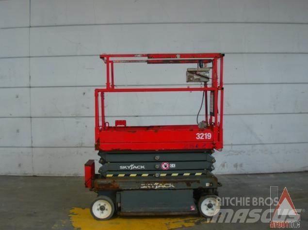 SkyJack SJ3219 رافعات سلة مفصلية