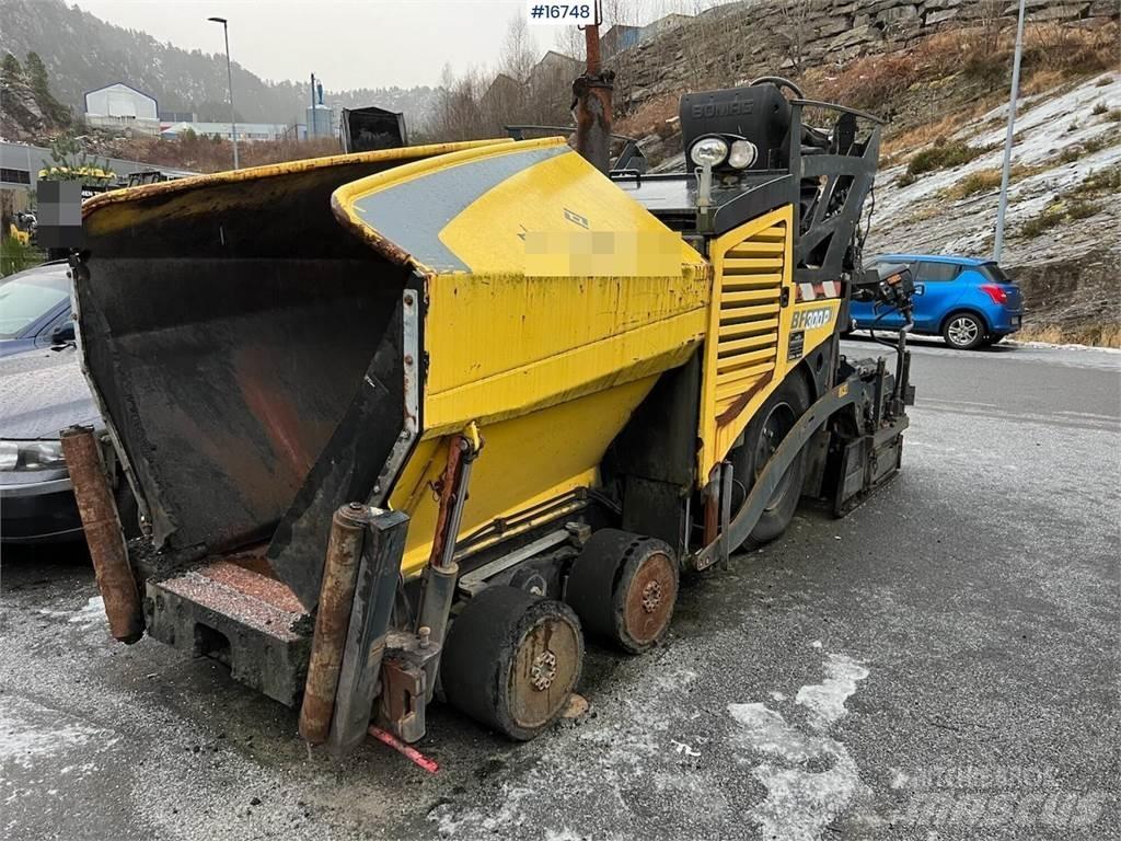 Bomag BF 300P معدات السفلتة