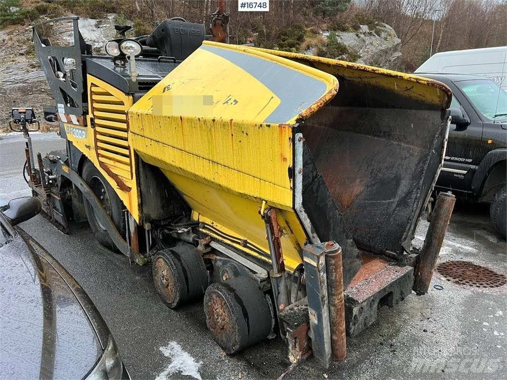 Bomag BF 300P معدات السفلتة