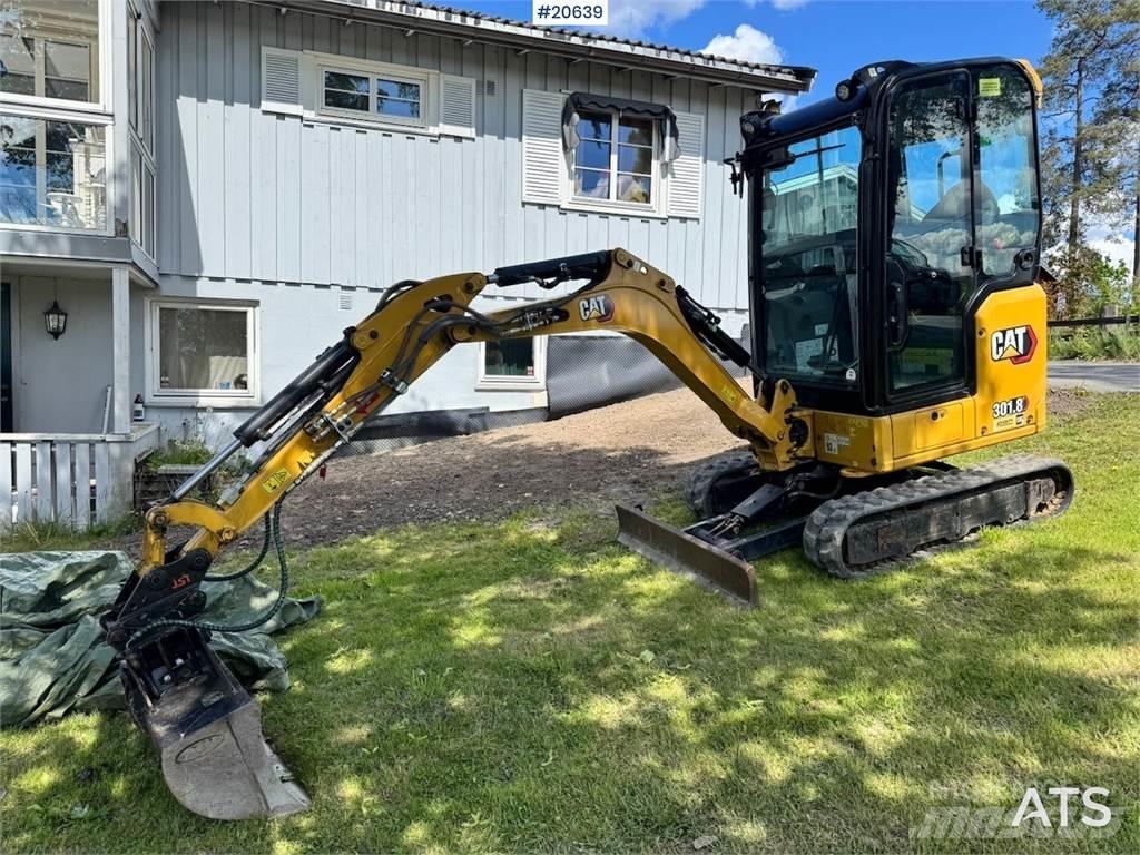 CAT 301.8 حفارات زحافة