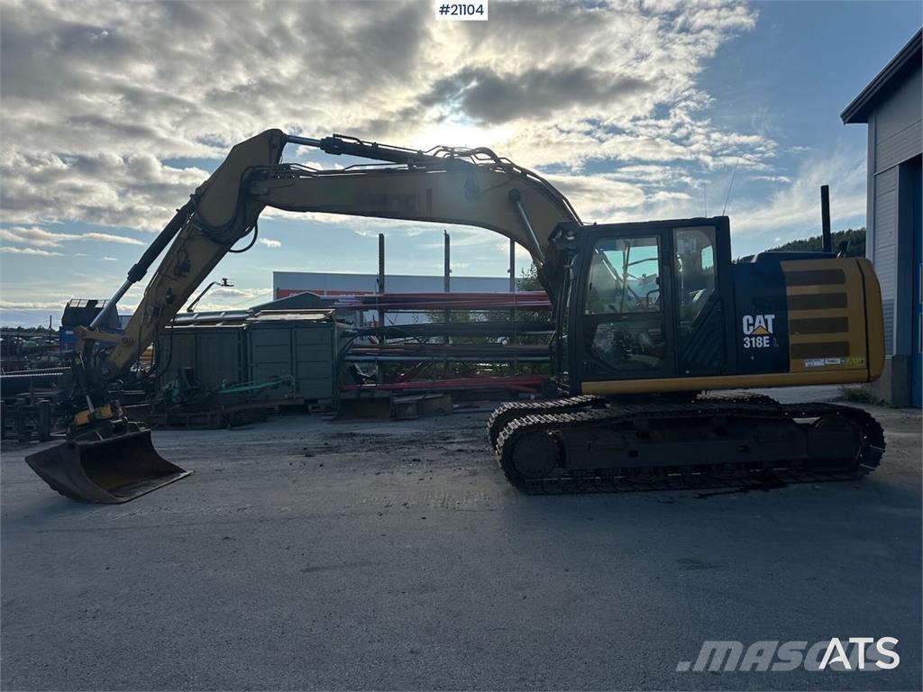 CAT 318EL حفارات زحافة