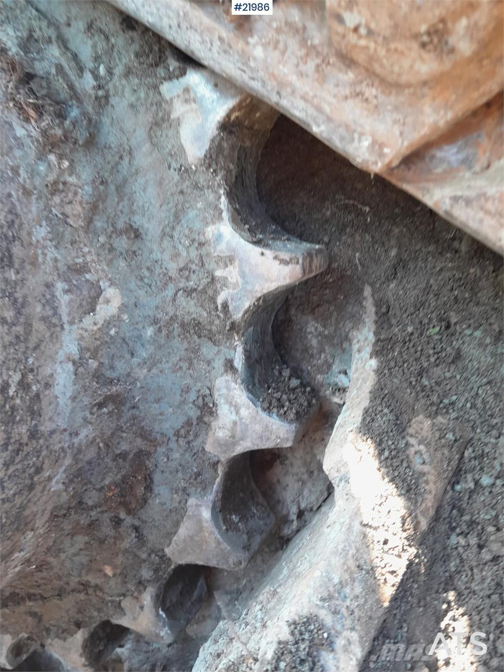 CAT 319DL حفارات زحافة