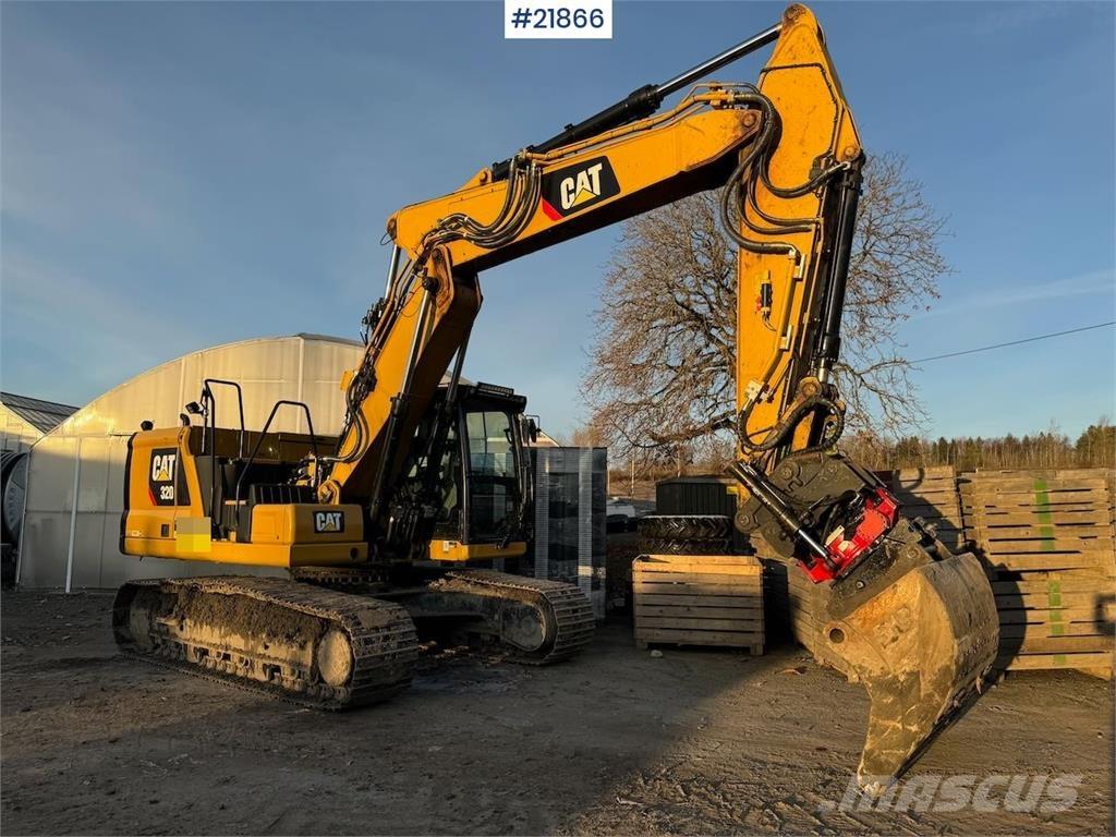 CAT 320 حفارات زحافة