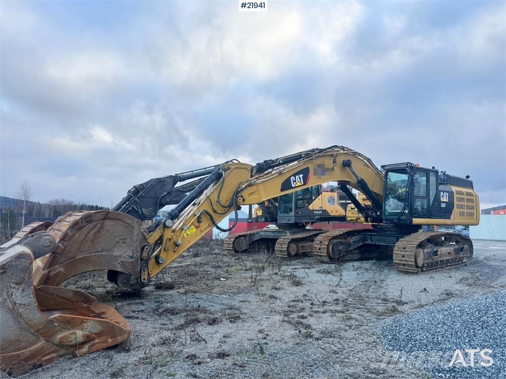 CAT 352F حفارات زحافة