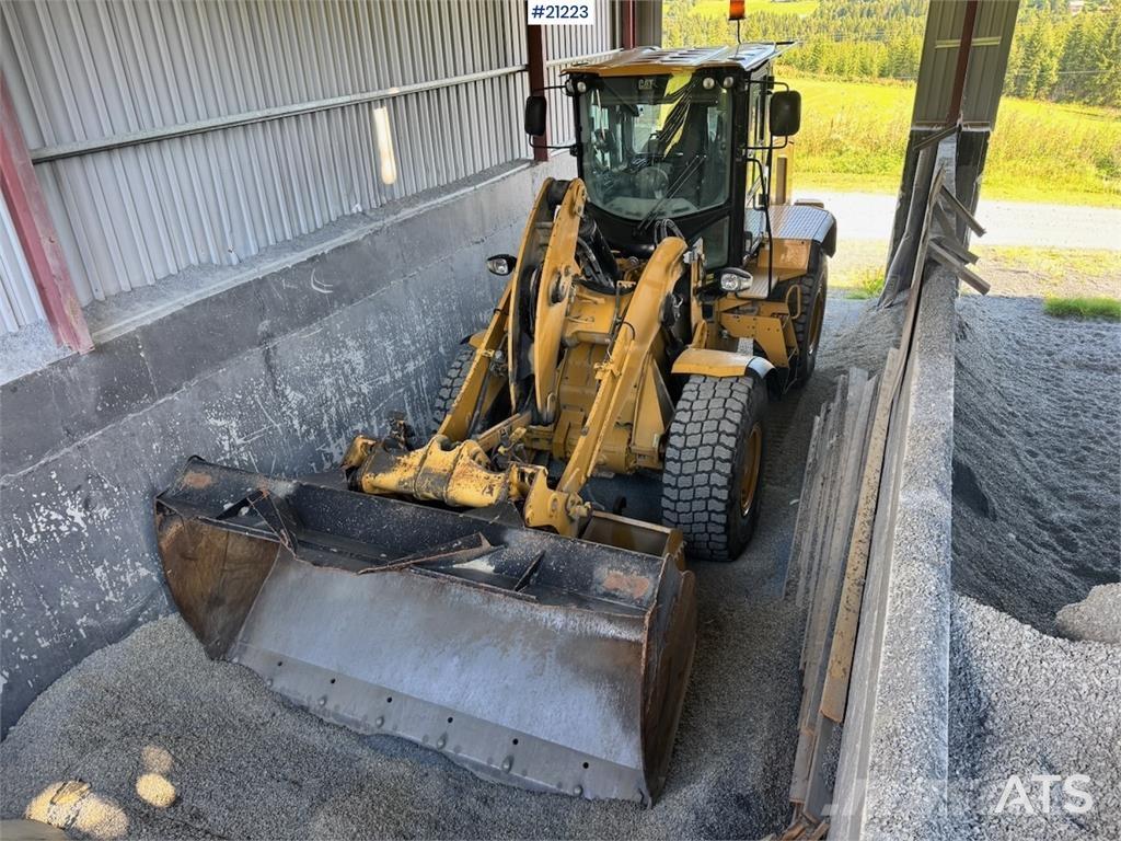 CAT 930 K لوادر بعجل