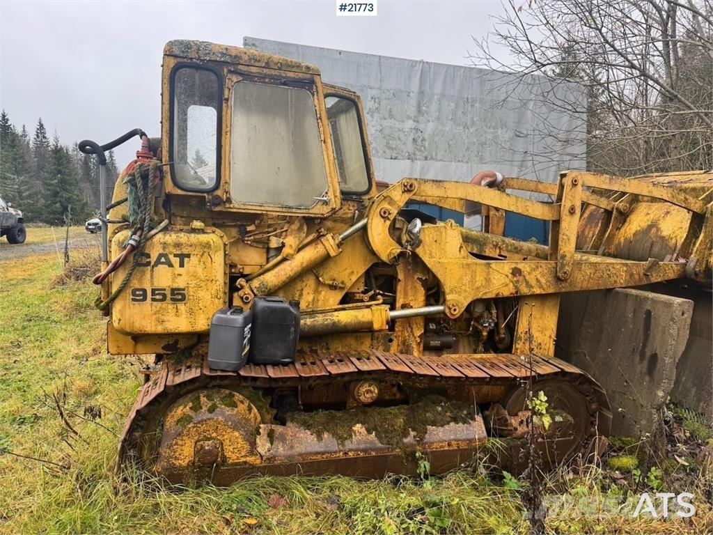 CAT 955 بلدوزرات مجنزرة