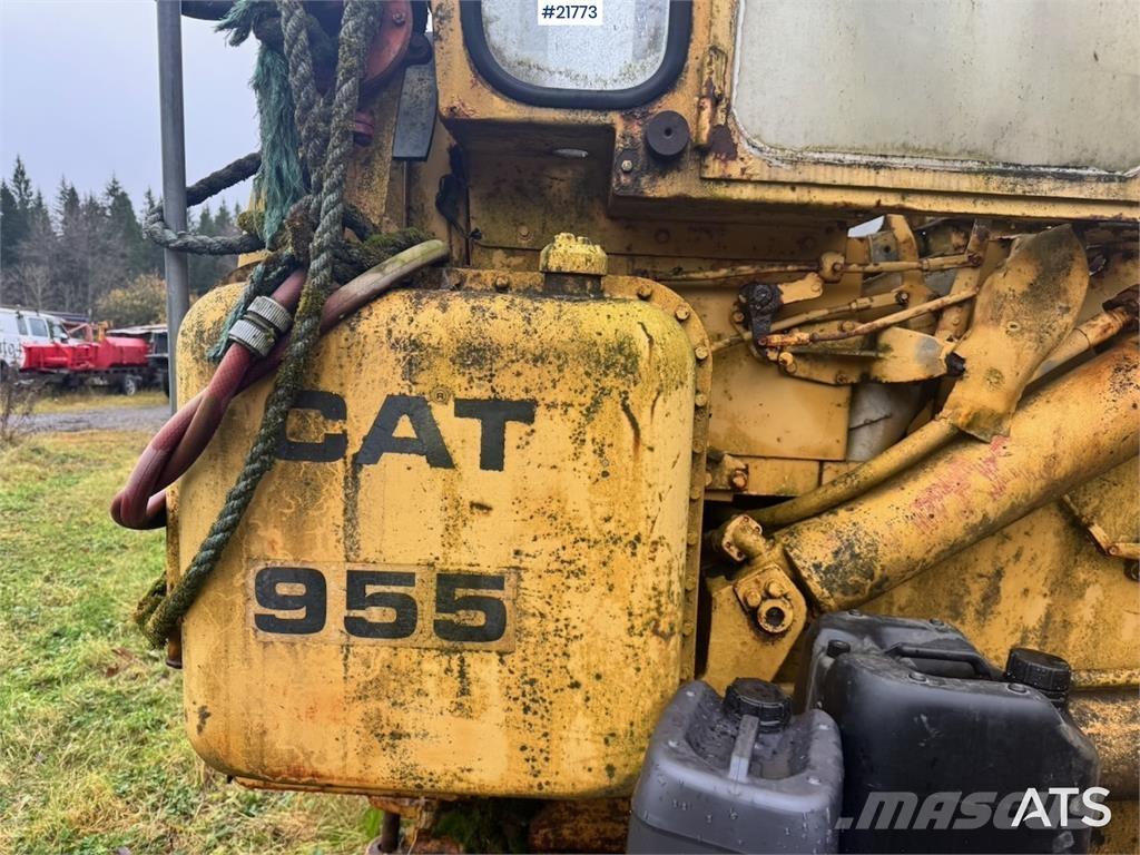 CAT 955 بلدوزرات مجنزرة