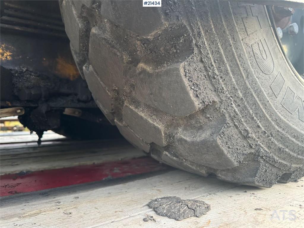 CAT AP 300 معدات السفلتة