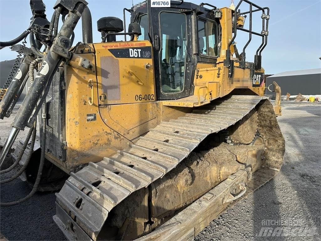 CAT D6T بلدوزرات مجنزرة