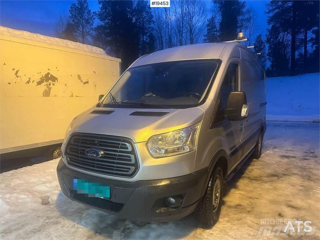 Ford Transit 4x4 van. شاحنة مقفلة