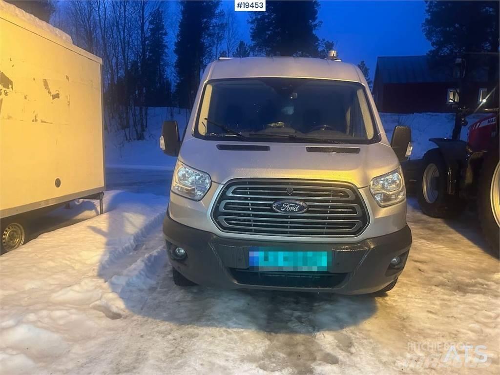 Ford Transit 4x4 van. شاحنة مقفلة