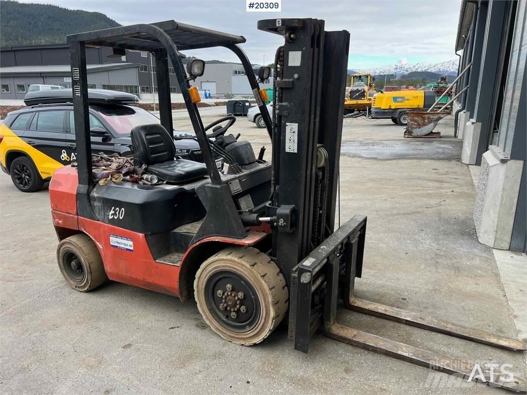  Gaffeltruck FG301 شاحنات ذات رافعات شوكية - أخرى