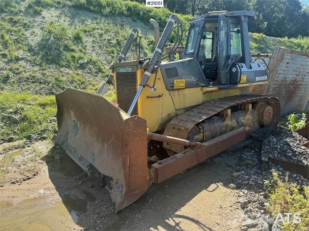 Komatsu D65EX Dozer بلدوزرات مجنزرة