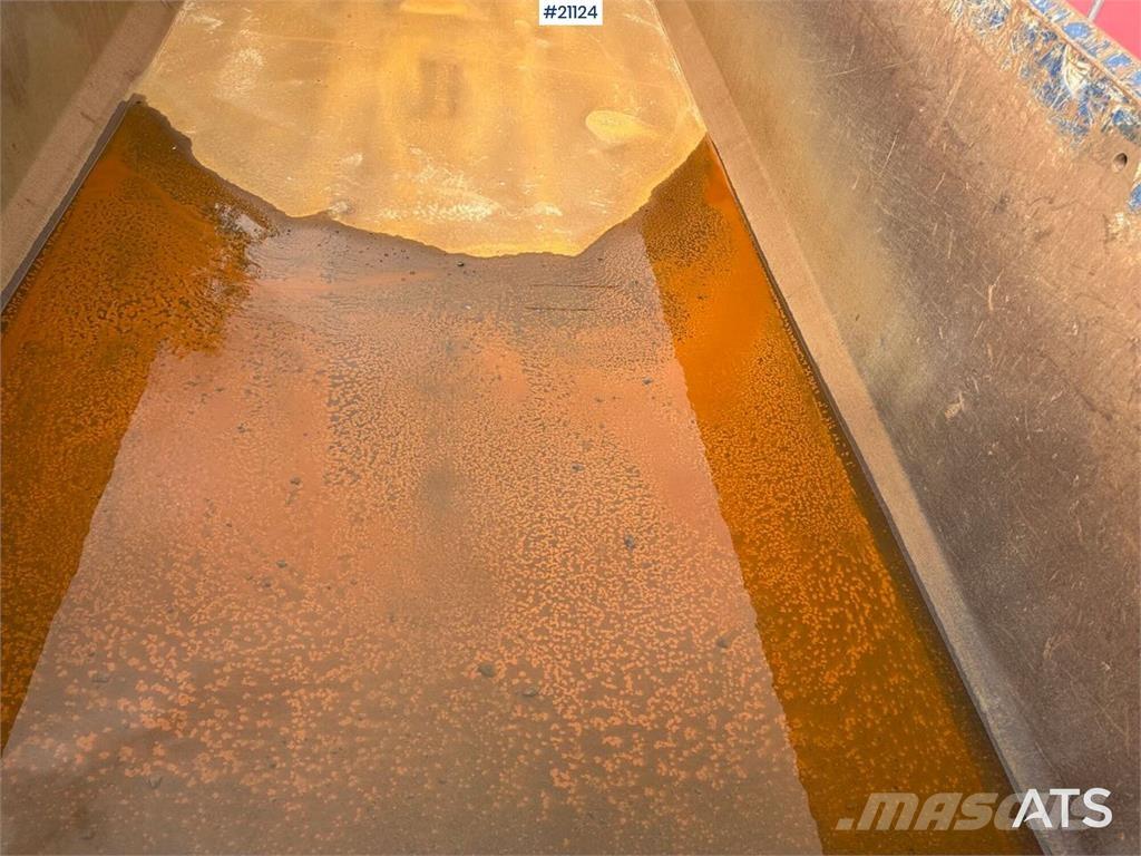 Maur Trippelkjerre مقطورات قلابة
