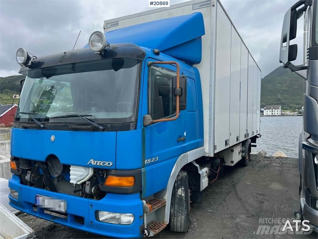 Mercedes-Benz 1523 شاحنات ذات هيكل صندوقي