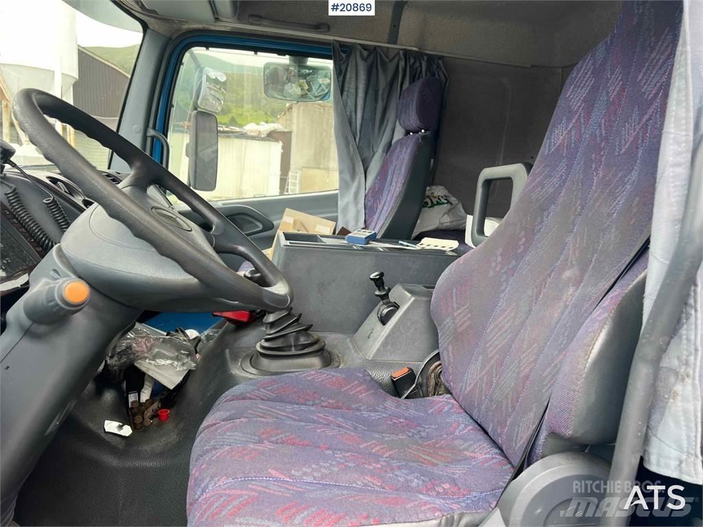 Mercedes-Benz 1523 شاحنات ذات هيكل صندوقي