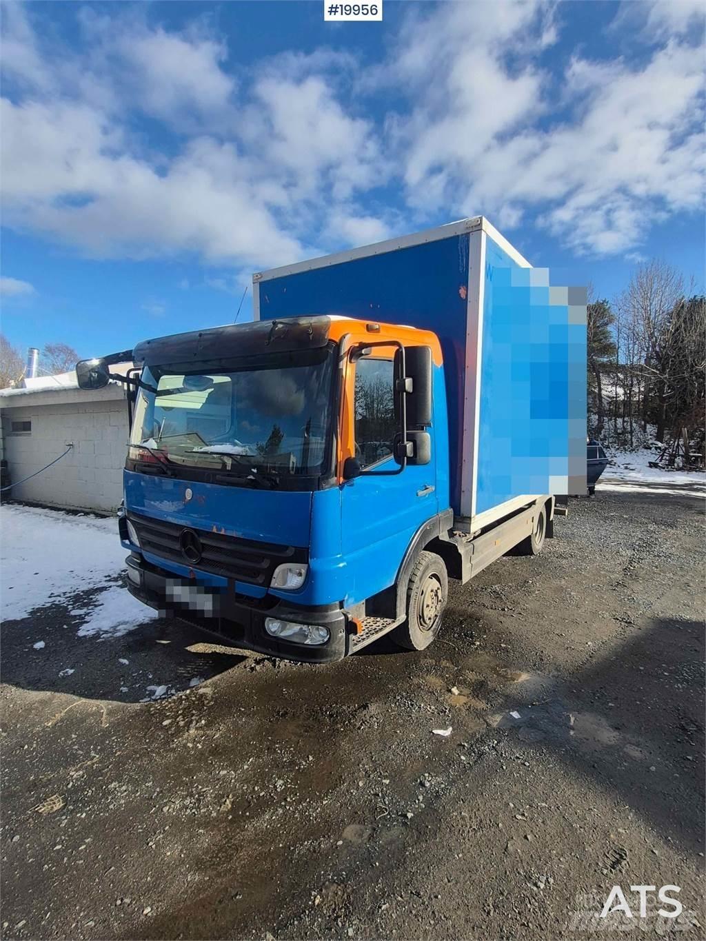 Mercedes-Benz 818 شاحنات ذات هيكل صندوقي