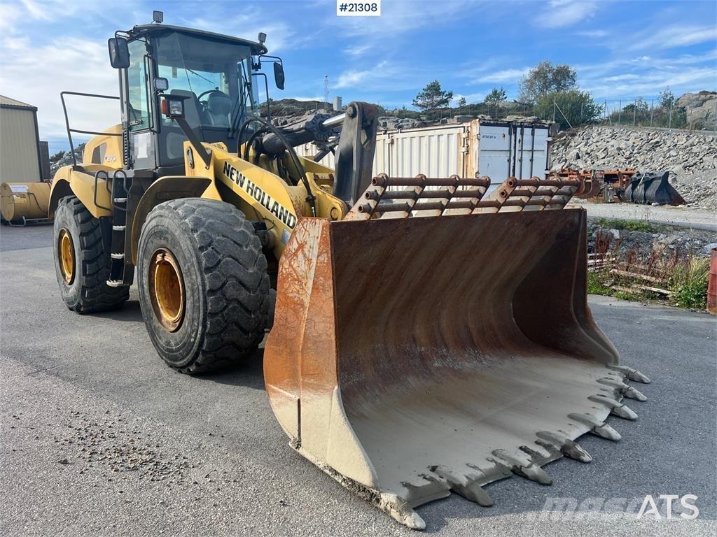 New Holland w270B لوادر بعجل