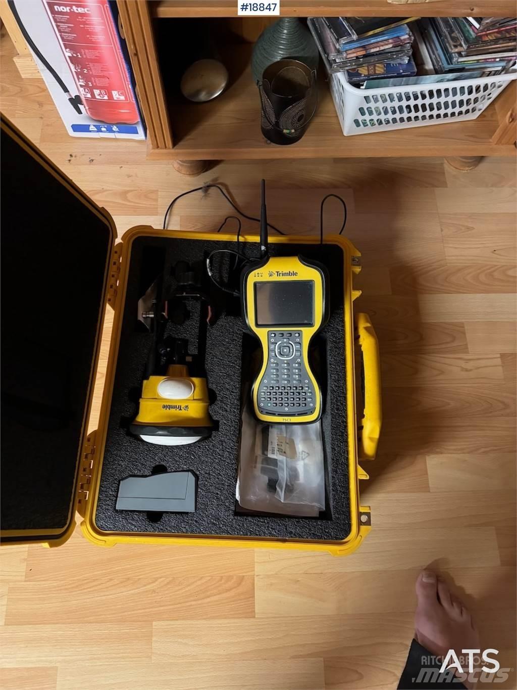 Trimble GPS m/ radio. أخرى