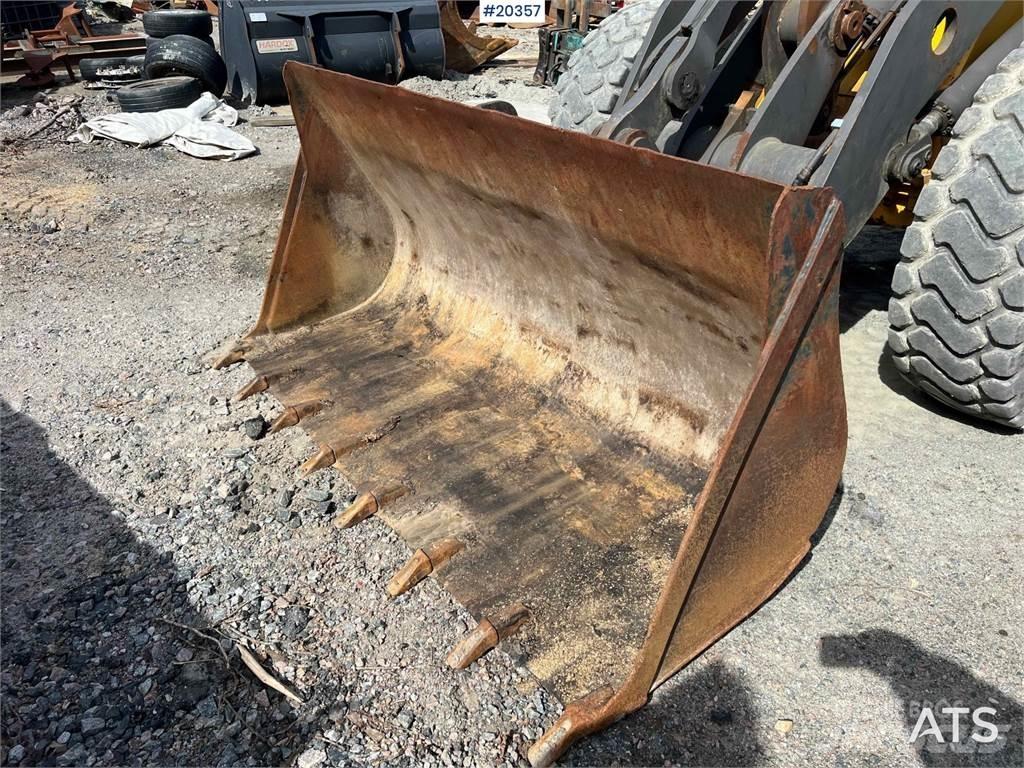 Volvo L70C لوادر بعجل