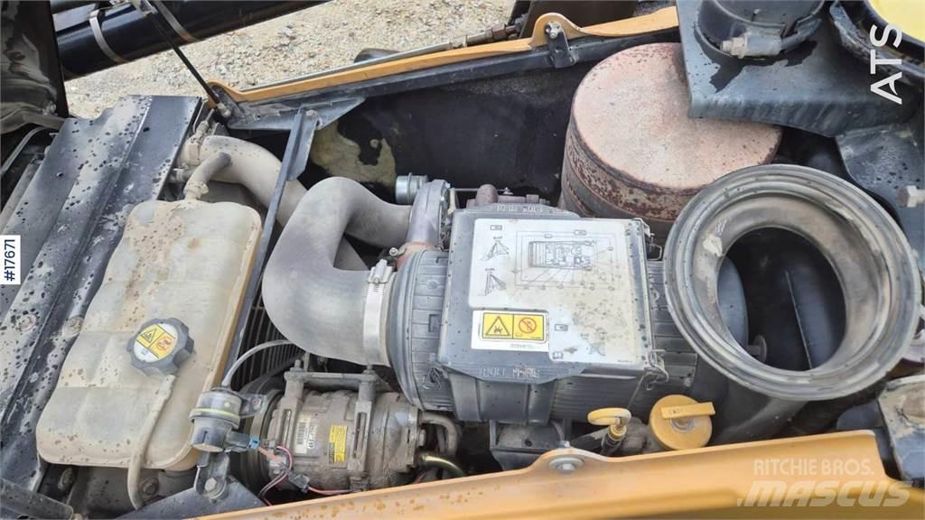 CAT 432E لوادر ذات جرافات عكسية
